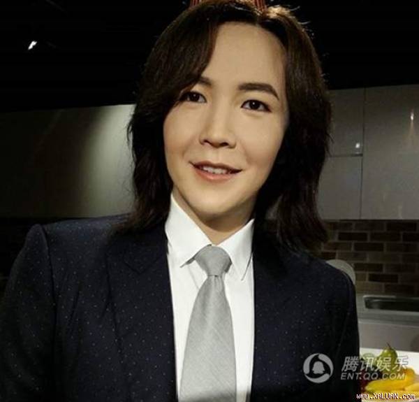 Nam diễn “Cô nàng đẹp trai” Jang Geun Suk được dựng tượng sáp giống như con gái. Nhiều người không thể nhận ra khi đây là tượng sáp của Jang Geun Suk.