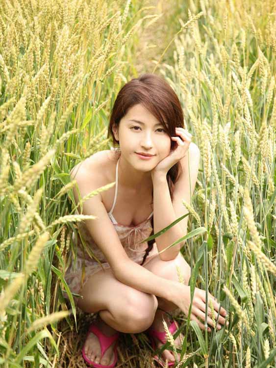 Những "chân dài" rực lửa nhất Nhật Bản (P1), Bóng đá,