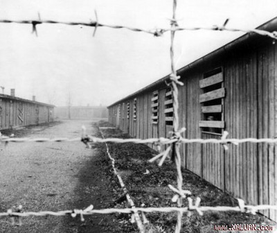 Trại tập trung Dachau với các trại gỗ bên trong. Ảnh chụp ngày ngày 19/2/1949.