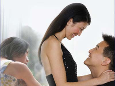 Vợ không trinh nên chồng đi tìm… “của lạ”