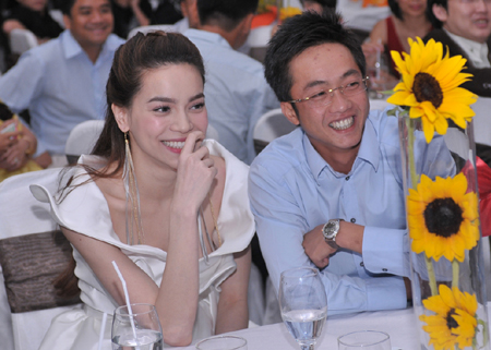 Hình ảnh của cặp đôi hạnh phúc