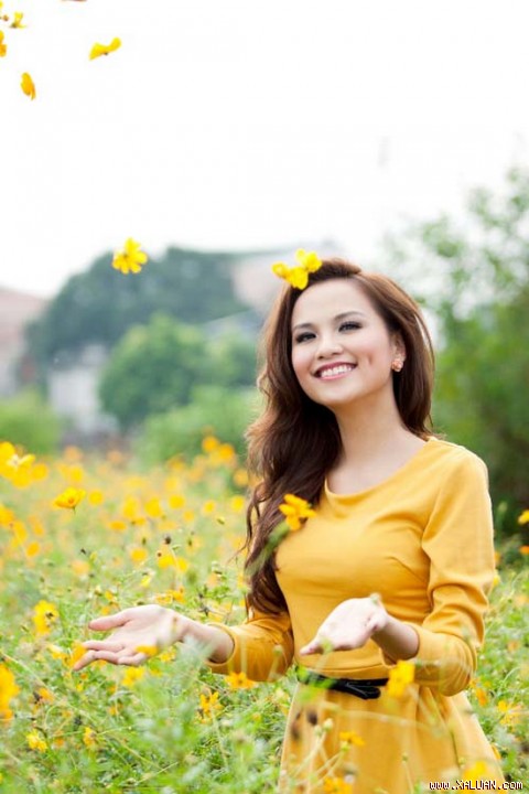 Diễm Hương: "Chuyện cưới xin, cứ để xếp hàng" shopping entertainments