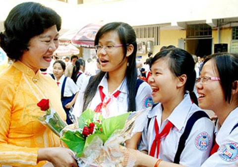 Mùng 3 Tết thầy là phong tục đẹp của người Việt. Ảnh minh họa: tiin.vn