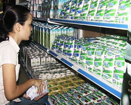 Người tiêu dùng lo ngại giá sữa rục rịch tăng giá