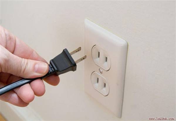 Tắt triệt để các thiết bị điện không cần thiết khi ra khỏi nhà