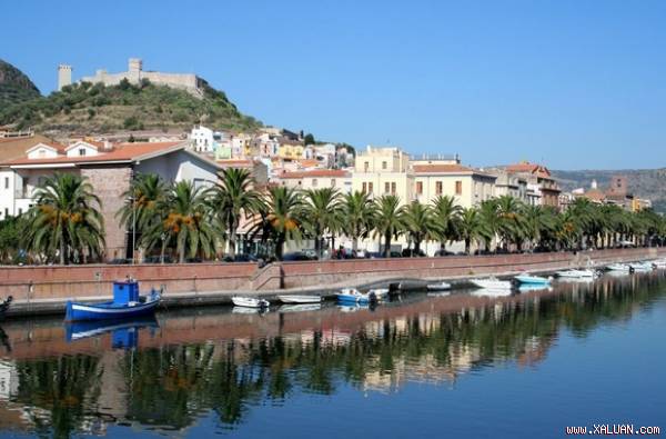 Bosa là một trong những ngôi làng nhỏ đẹp như tranh vẽ ở châu Âu