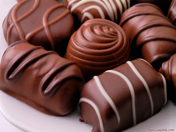 Socola đen có chứa một loại axit amin đã dược chứng minh giúp làm tăng gấp đôi khối lượng tinh dịch và số lượng tinh trùng. (ảnh minh họa)