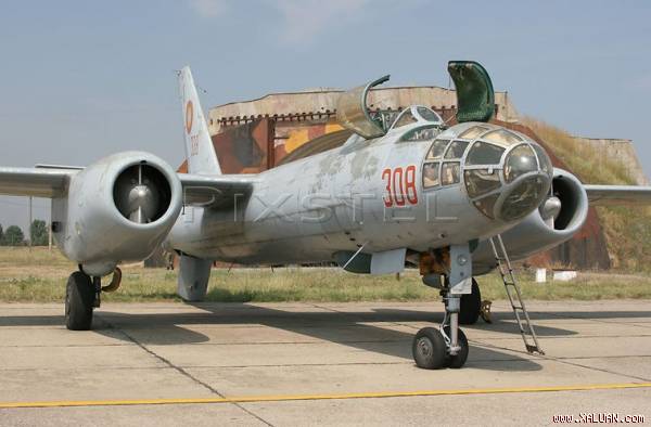 Theo một số nguồn tin thì Triều Tiên sở hữu chừng 80 máy bay ném bom H-5.