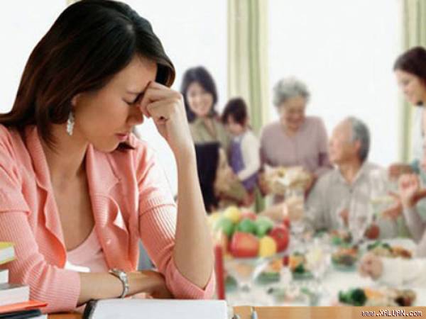  Thôi thì vì trót yêu anh, vì thương anh, tôi chấp nhận tất cả, chỉ hi vọng sau này gia đình chồng có thể hiểu được tấm chân tình của tôi cũng như sự hi sinh lớn lao của anh dành cho họ. (hình min