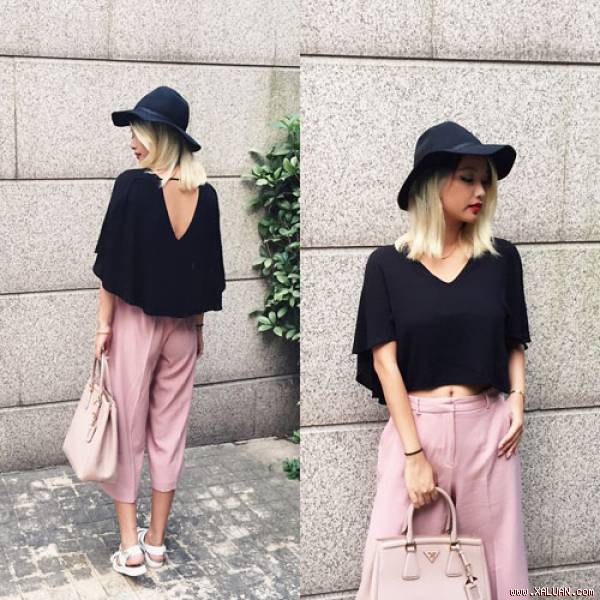 Với vẻ đẹp giản dị, áo phông đen chắc chắn sẽ mang đến cho bạn sự thoải mái, năng động trong dịp cuối tuần.