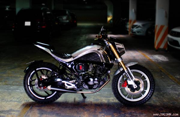 Mẫu độ thoát xác từ chiếc nakedbike cỡ nhỏ.