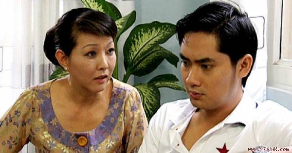 Mỗi lần Tuấn ăn vận đi ra ngoài là một lần bà ra ngấm vào nguýt. (Ảnh minh họa)