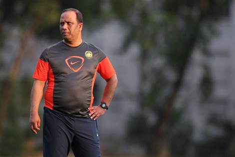 HLV Salleh đã từ chức sau trận thua xấu hổ UAE 0-10