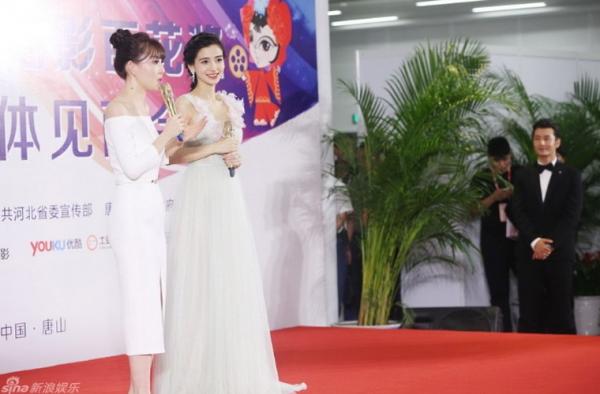 Huỳnh Hiểu Minh dìu Angelababy từng bước - Hình 4