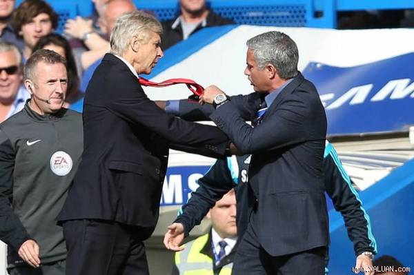  Wenger sẽ bắt tay Mourinho