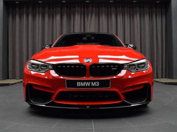Đại gia Ả Rập “thửa” BMW M3 với màu áo Ferrari - Hình 6