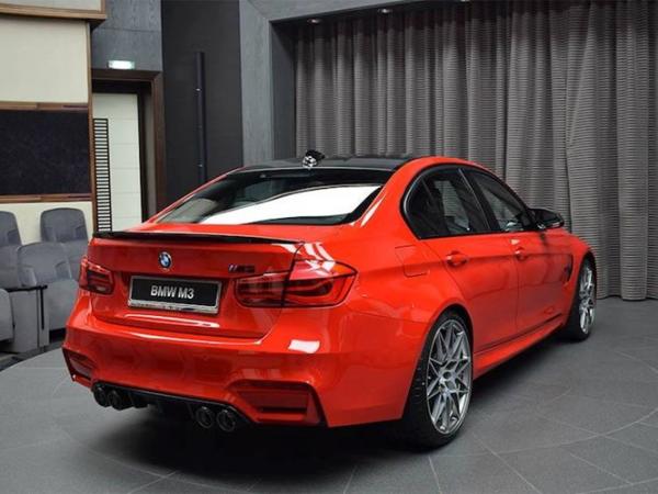 Đại gia Ả Rập “thửa” BMW M3 với màu áo Ferrari - Hình 7