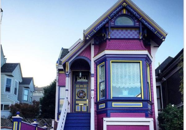 Tròn mắt những ngôi nhà màu sắc kỳ lạ nhất thế giới - Hình 7