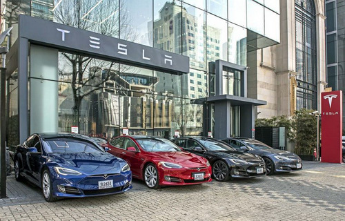 Mê mệt xe Tesla, chấp nhận xếp hàng 6 tháng để lái thử hình ảnh 2