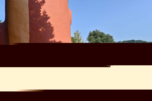 Có gì trong ngôi nhà kì quặc lọt giữa khu nhà giàu nước Mỹ? hình ảnh 21